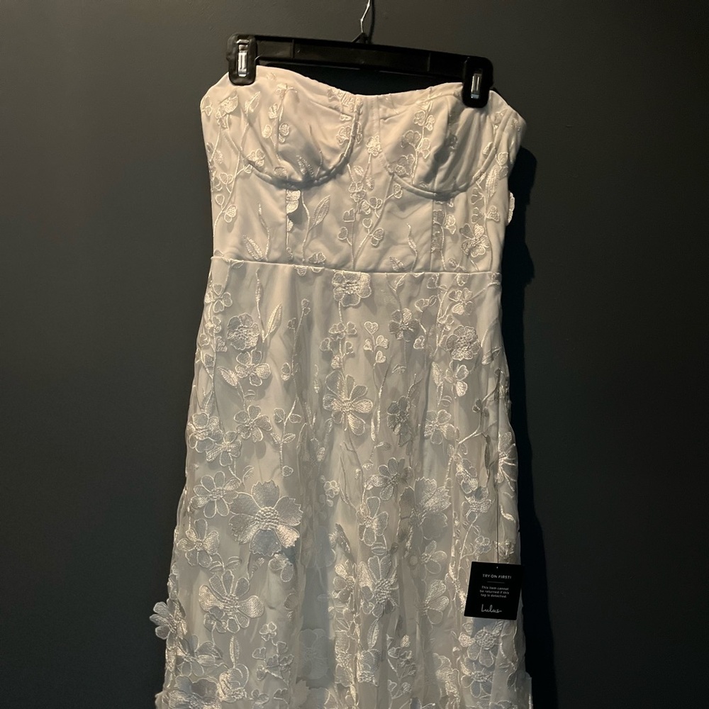 Lulu’s white strapless knee length appliqué dress